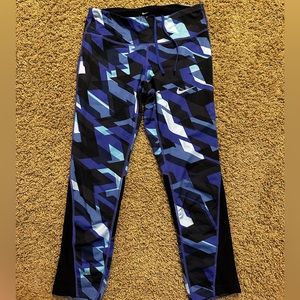 Nike Capri Legging Workout Bottoms